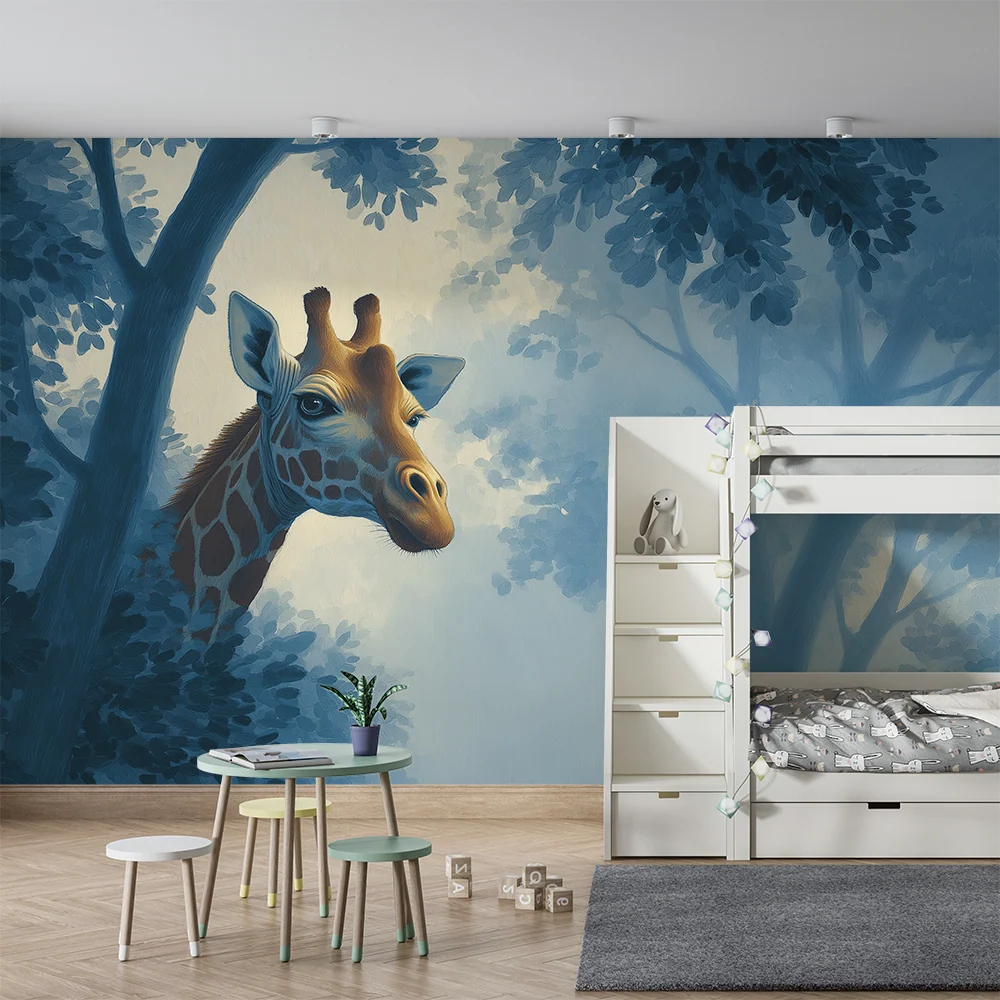 Kids room wallpaper | Zvědavá žirafa uprostřed mlhavého lesa