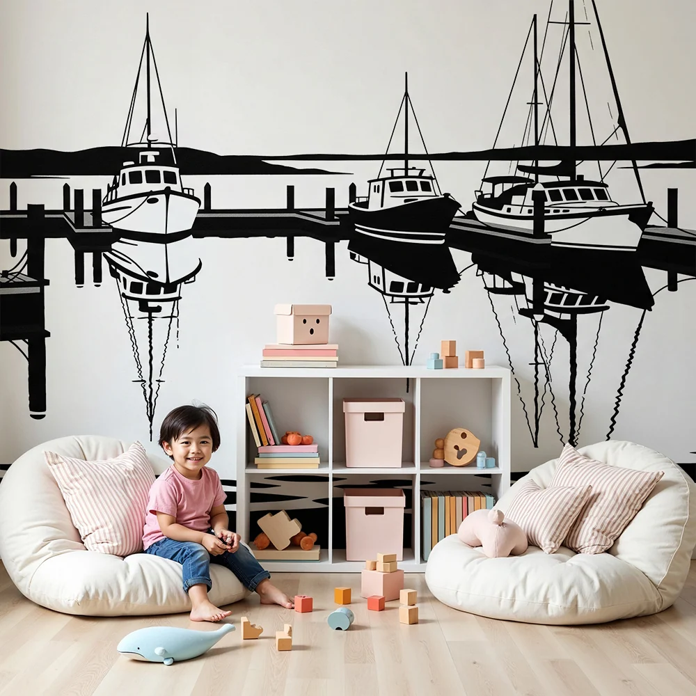 Kinderzimmer Tapete | Boote im Hafen mit Schwarz-Weiß-Reflexionen