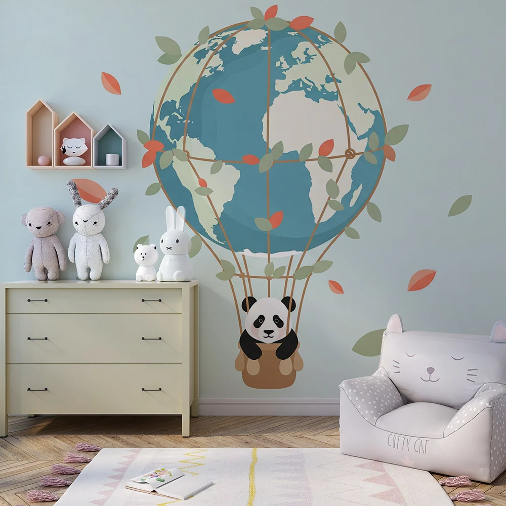 Kinderzimmer Tapete | Niedlicher Panda einem Luftballon über der Welt