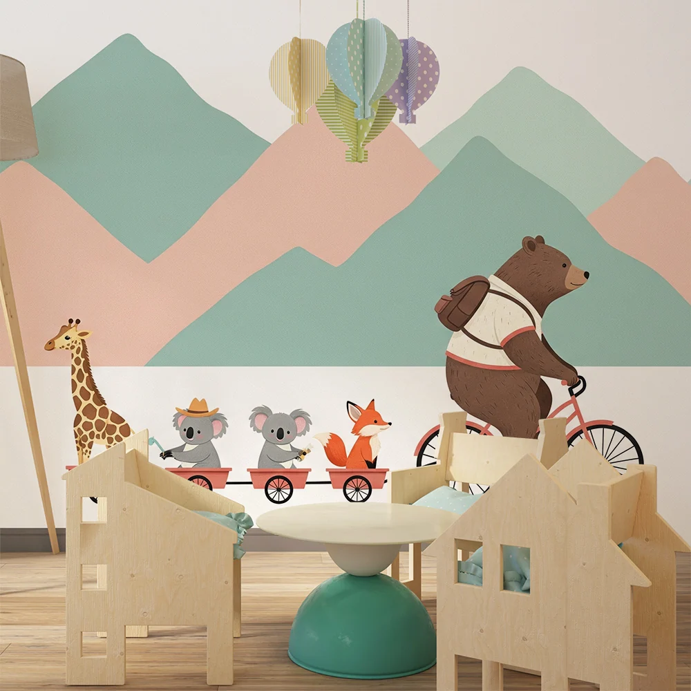 Kinderzimmer Tapete | Tierabenteuer mit einem Bären auf einem Fahrrad und seinen Freunden