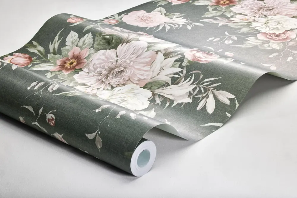 Papírová flizelinová tapeta s rostlinným vzorem FLORAL CHARM tmavě zelená s růžovou