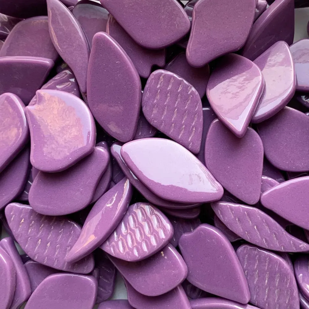 Skleněné okvětní lístky magenta