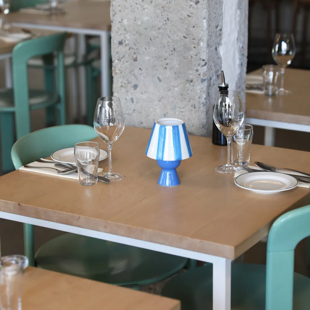 Svícen na tealight CANTINE modrý s bílým