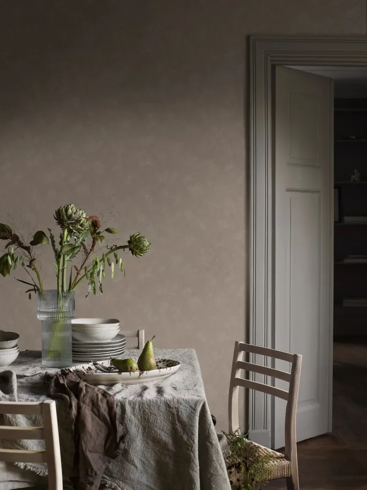 Tapeta imitující sádru PAINTER’S WALL tlumená béžová
