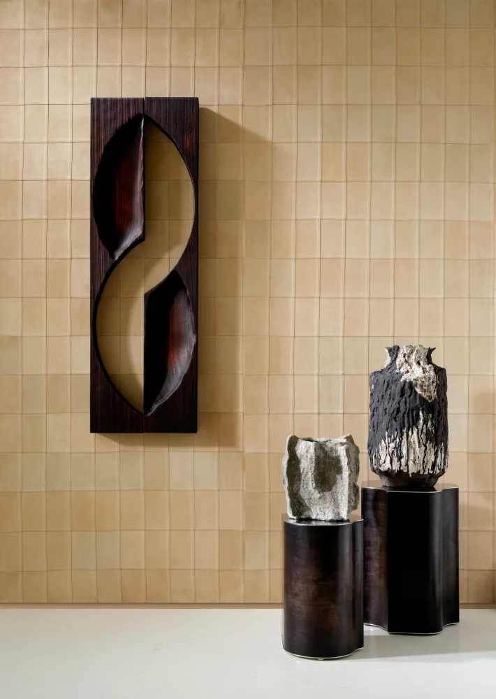 Tapeta z přírodní kůže s geometrickým motivem AVENIO tmavě hnědá