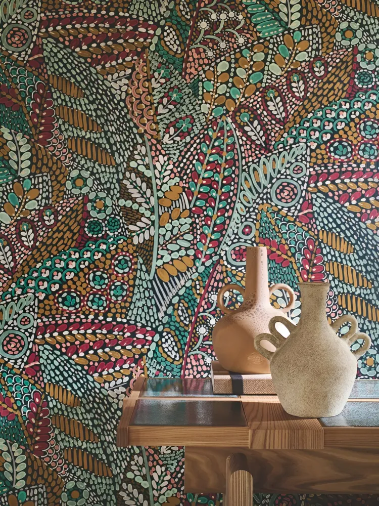 Tapeta s rostlinným motivem listů TALAVERA - MULTICO zelená s bordó oranžovou