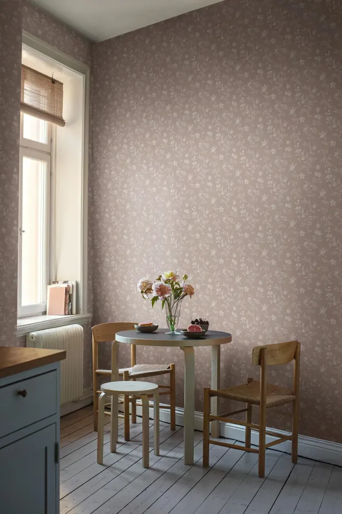 Tapeta s rostlinným motivem ÄNGSBLOMMA hnědá