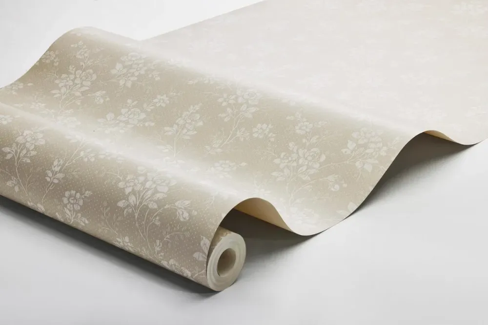 Tapeta s rostlinným vzorem květin HIP ROSE béžová s bílou