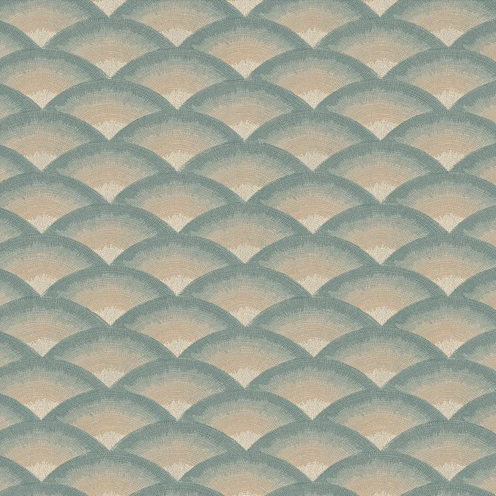 Tapeta se strukturou napodobující geometrický výšivkový vzor vln NAMI - CÉLADON/LIN šalvějová s béžovou