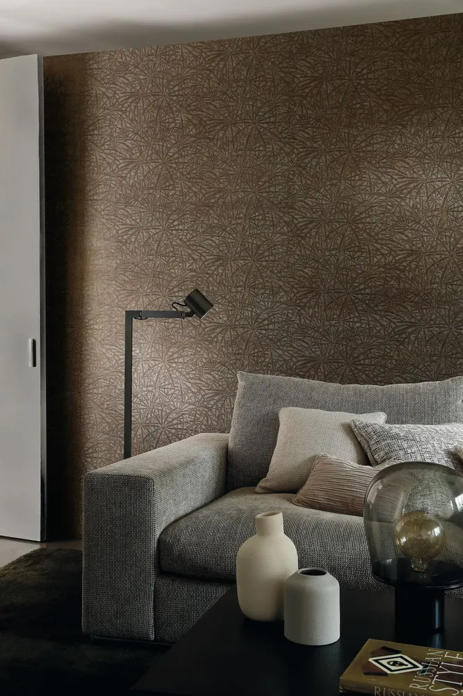 Tapeta strukturovaná s rostlinným motivem palmových listů PALMYRE - ŠEDO-TAUPE taupe se šedou
