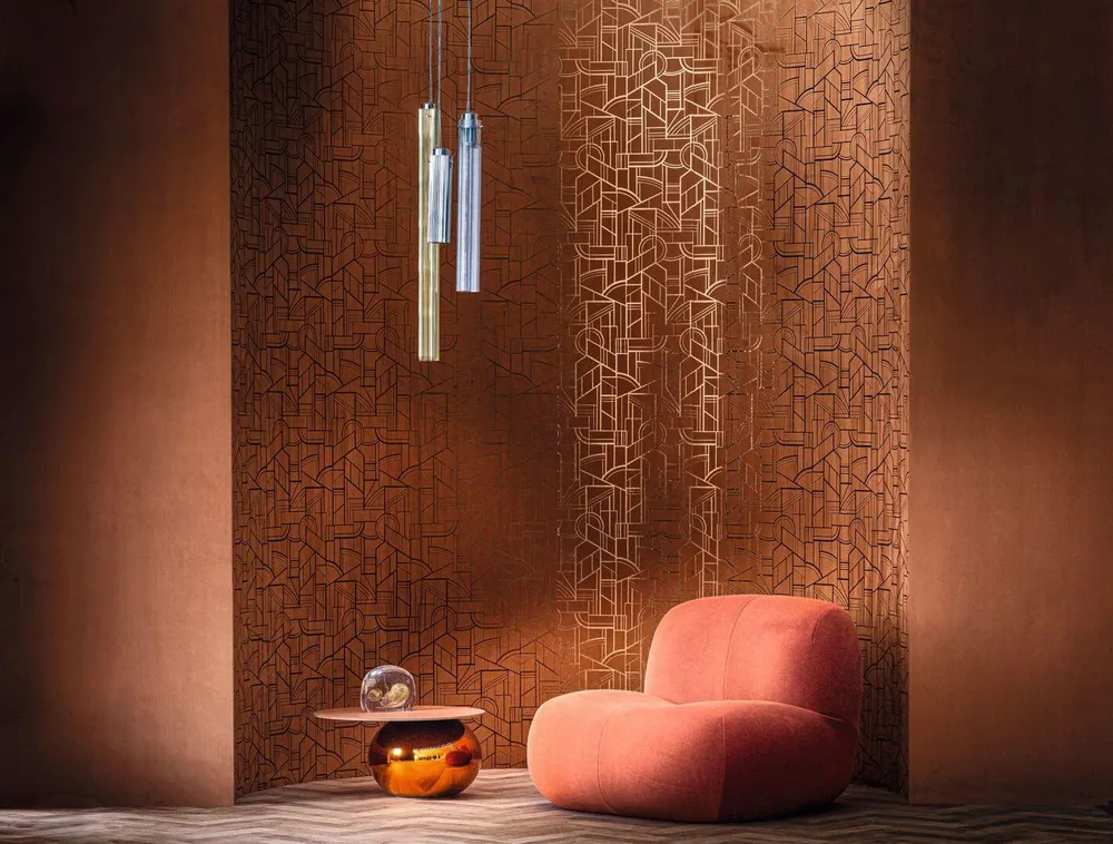 Textilní tapeta s geometrickým motivem art deco REIMS - AMBRE zlatavá s bílou