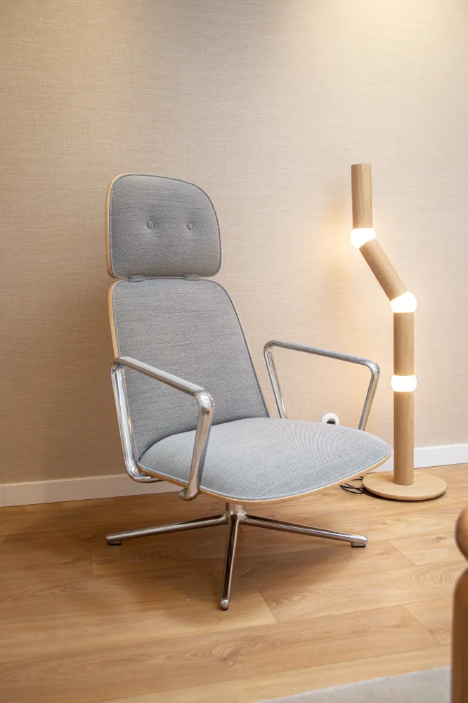 Fotel PAD HIGH SWIVEL s hliníkovou základnou - poekspozicní