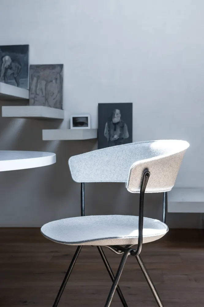 Židle OFFICINA hnědá základna s tmavě zeleným sedákem