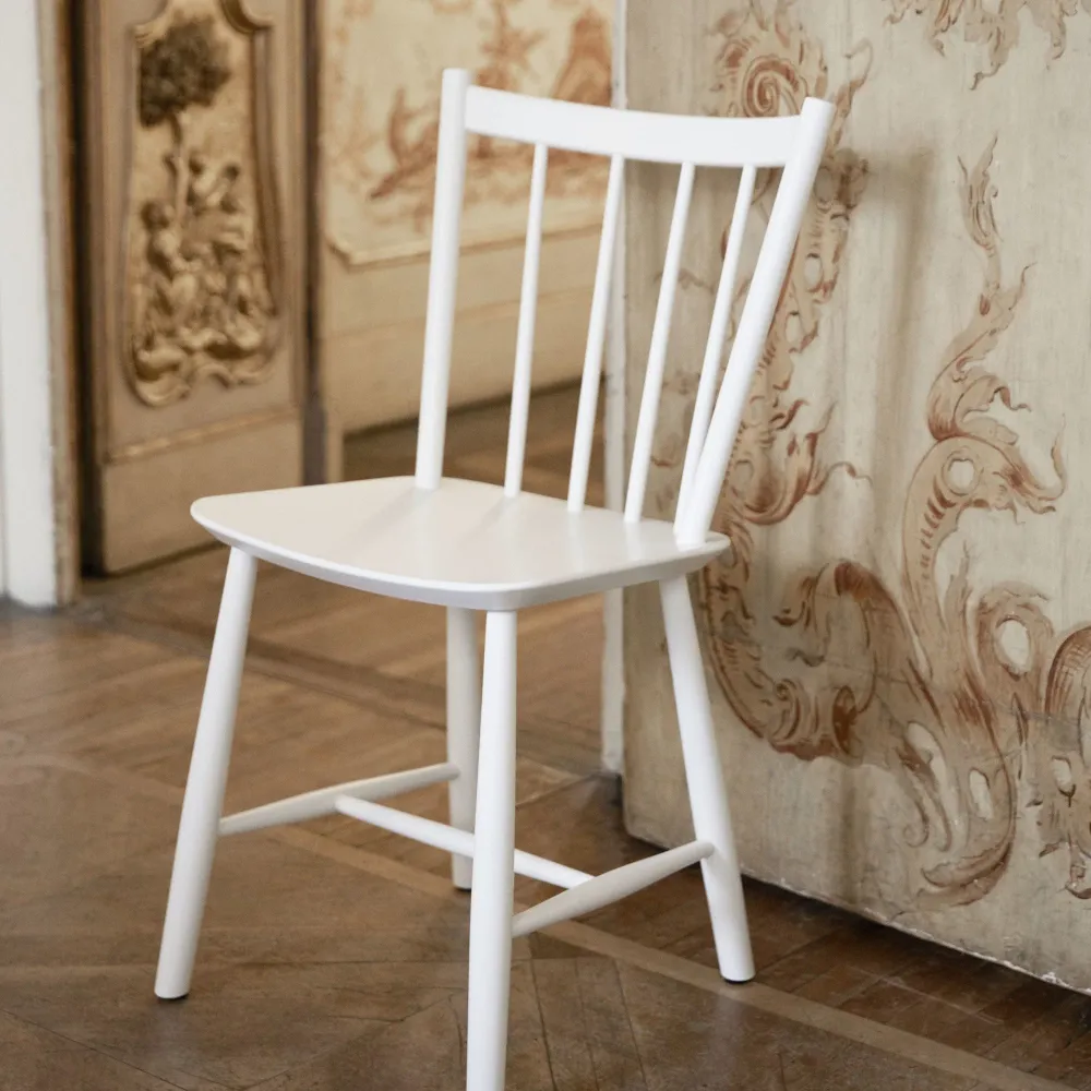 Jídelní židle J41, White