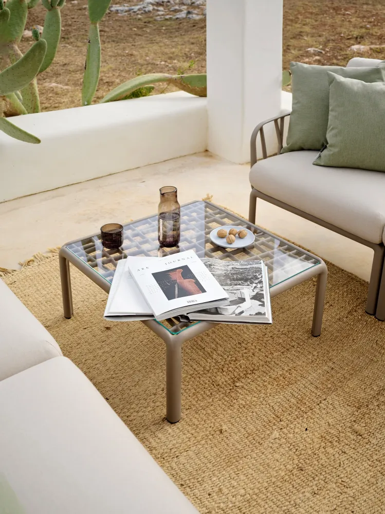 Venkovní křeslo KOMODO béžové Sunbrella® s taupe podstavou
