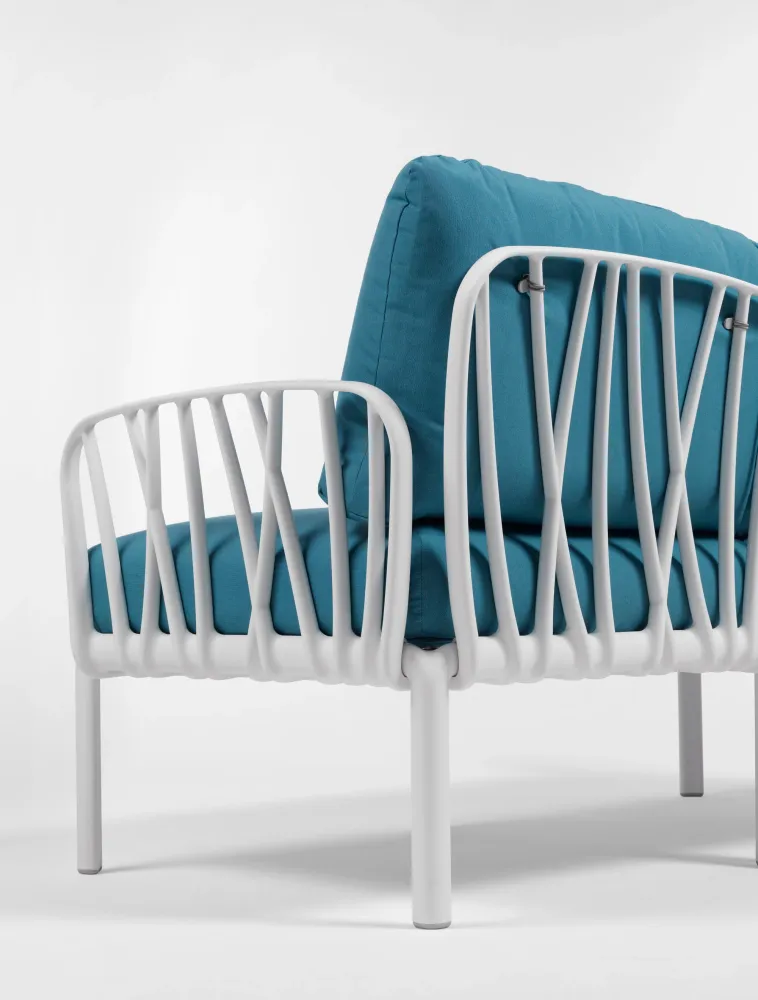 Modulární venkovní rohová sedačka KOMODO 5 modrá Sunbrella® s taupe podstavou