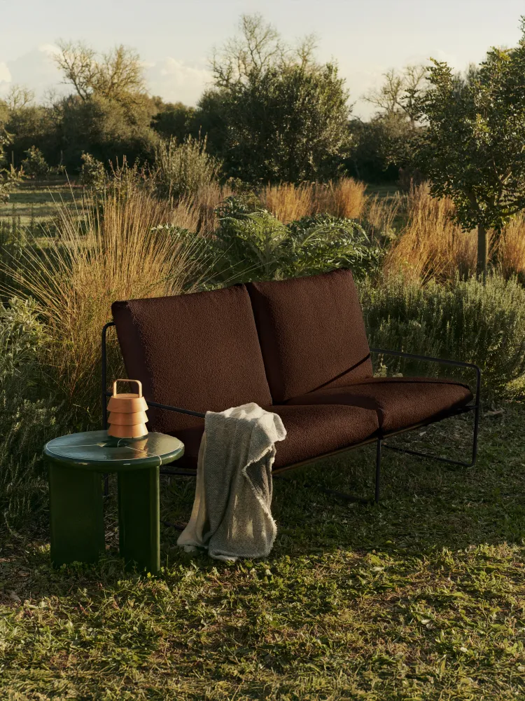 Sofa 2-osobová venkovní DESERT hnědý boucle s černým podstavcem