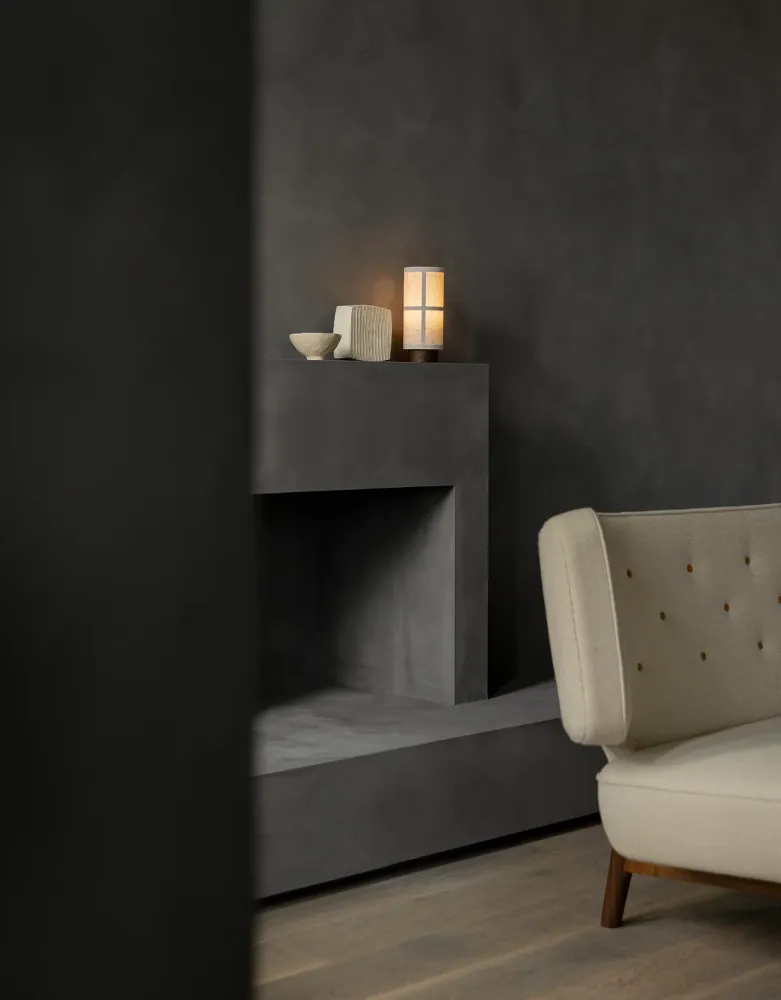 Sofa 3-osobová RADIOHUS béžová s dubovým podstavcem