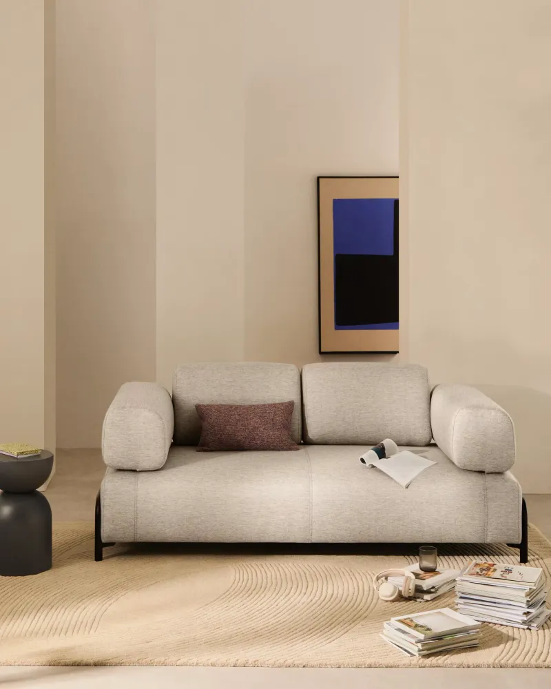 Sofa pro 2 osoby s opěrkami COMPO šedobéžová s černým podstavcem