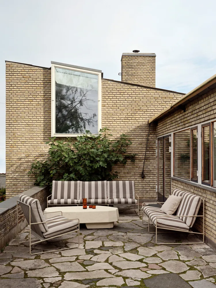Sofa pro 2 osoby venkovní DESERT krémovo-hnědá s béžovým podstavcem