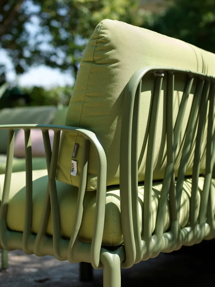 Zelený venkovní modulární roh KOMODO 5 z Sunbrella® s taupe podstavou